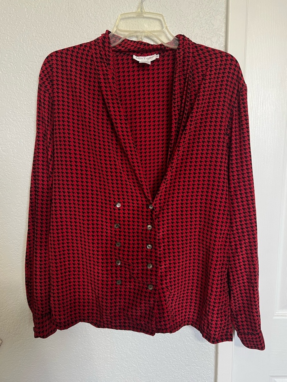 Vintage Ann Taylor 100% Silk Red & Black Houndstooth Blouse